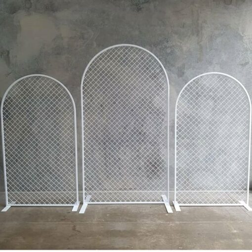 white mesh trio arch