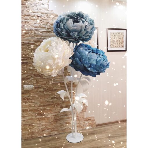 image of 3 Blue & white flowers on metal base