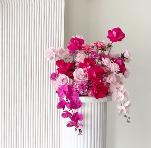 image of a Fuchsia & Light Pink Table Centrepiece