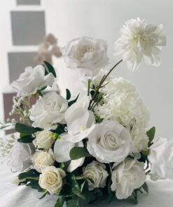 image of a White Flower Centrepiece