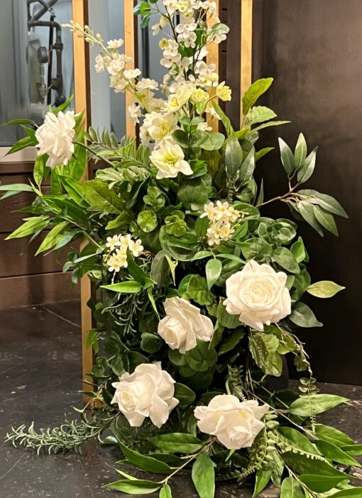image of a flower arrangement