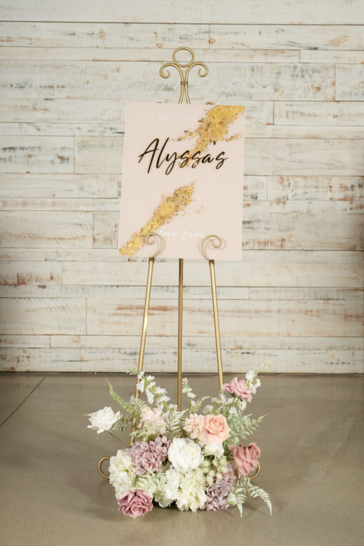 image of Custom Welcome Sign & Flowers