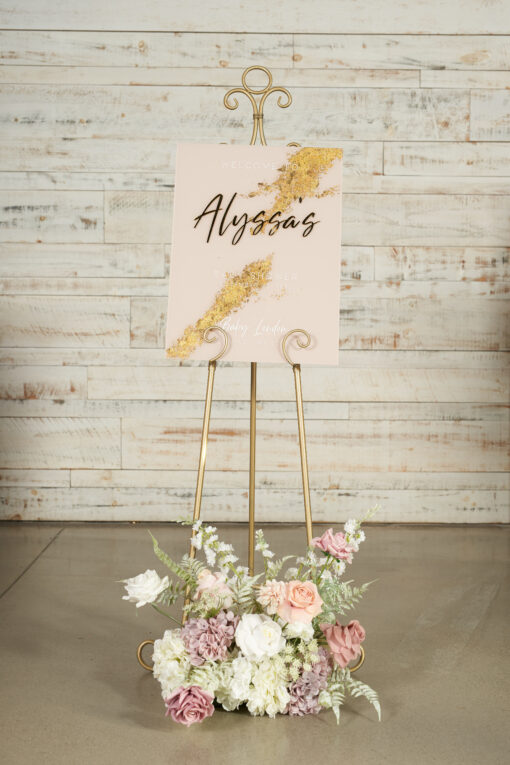 Custom Welcome Sign & Flowers