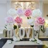 set of 10 standing roses on a metal base