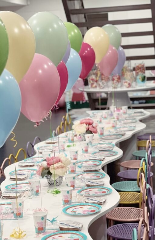 Kids' White Curve Table