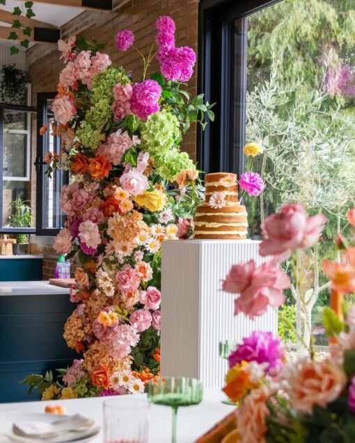 Chic Flower Cascade - Image 3