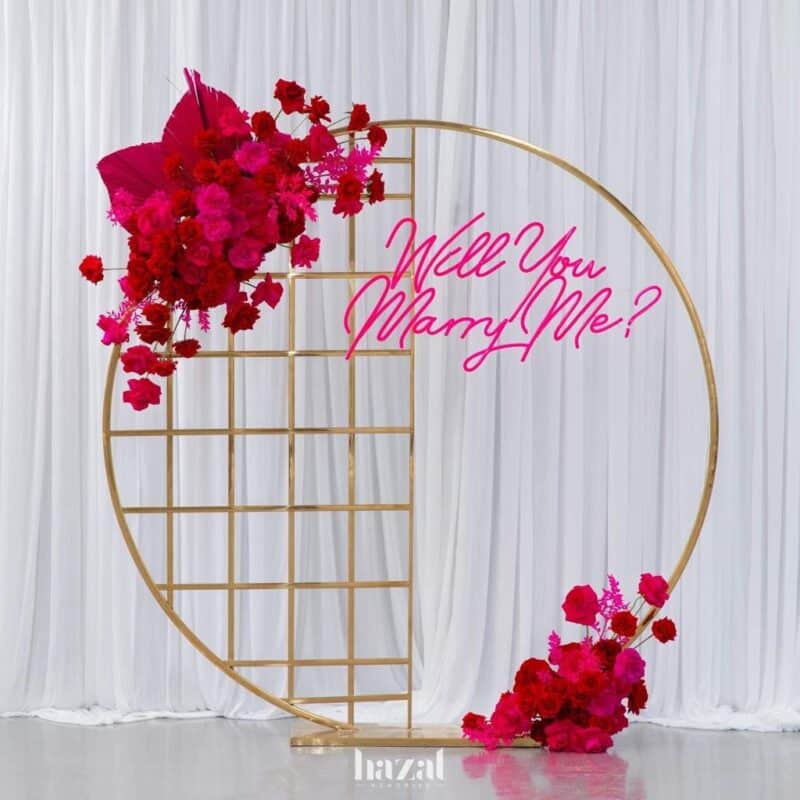 Golden Metal Grid Circle Backdrop