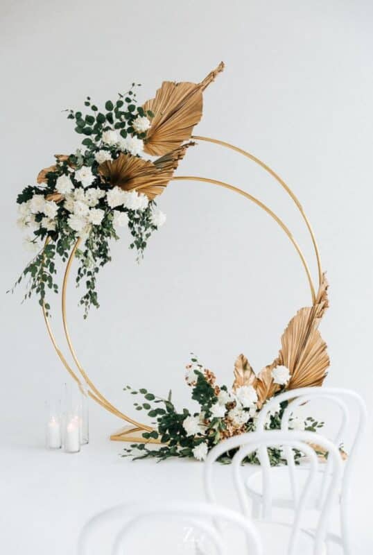 double ring golden screen backdrop